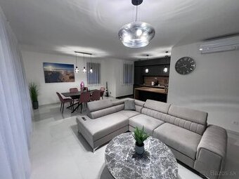 Luxusný 3-izbový apartmán Chorvátsko- Vodice, 180m od pláže