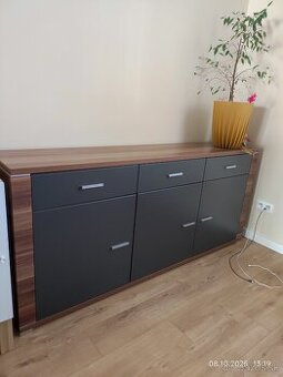 Komoda a TV stolík