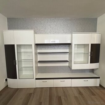 Obývacia zostava bielo-šedá vysoký lesk