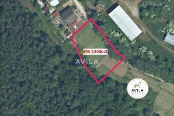 REZERVOVANÉ: romantický pozemok pod lesom 600m2 - Modrová