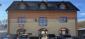 NA PREDAJ POLYFUNKČNÝ DOM, ŽARNOVICA, ÚPLNÉ CENTRUM