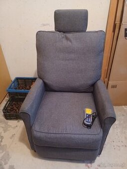 polohovatelne a masažne kreslo.