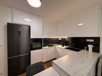 NADŠTANDARDNÝ 2 IZBOVÝ BYT V TOP LOKALITE PRI CENTRÁLI