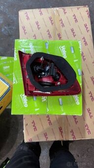 Zadný pravý svetlomet na Volkswagen Passat B7