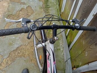Predam málo použivaný ženský bicykel