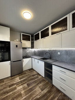 Na prenájom 3- izbový byt na Podbrezinách