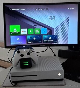Xbox One S Konzola 1TB + hry a ovládače