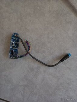 Ovladaci panel na kolobezku Xiaomi M 365