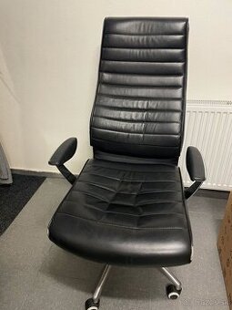 Kancelárska stolička