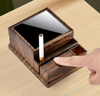 Predám praktické mechanické púzdro na cigarety
