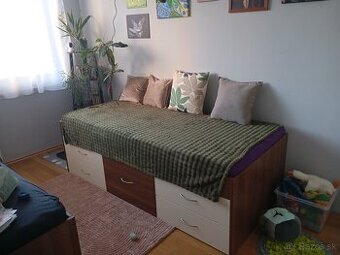 Predám posteľ s úložným priestorom
