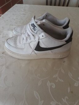 Predám tenisky Nike air force c 37  nosene