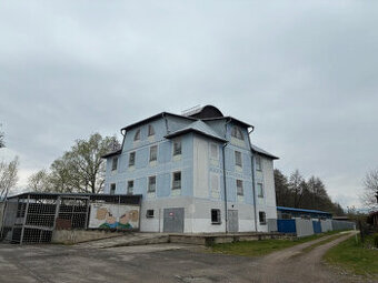 EXKLUZÍVNA PONUKA Podnikateľský objekt Pravenec, pozemok 