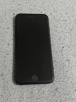 Predám Apple iPhone SE 2022 128GB Black Známky Opotrebovania
