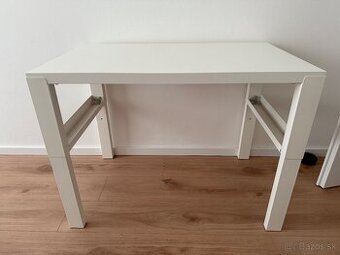 Kancelársky rastúci stôl Ikea Pahl