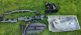 Mercedes 221 253 167 420 205 - tesnenie kryt drziak absorber