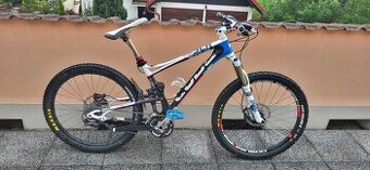 Cube Carbon vybava Fox XT Shimano