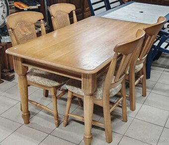 Jedálenský stôl so 4 x stolička celodub