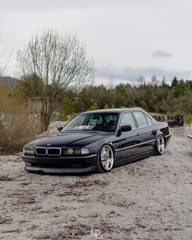 BMW e38 740i manual