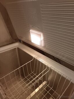Truhlicový mraziaku Whirpool 311L A+