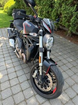Ducati monster 821