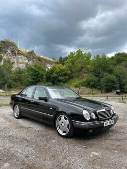 Mercedes benz w210 4,3 V8 - 1