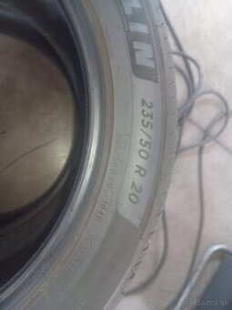 235/50R20 Michelin