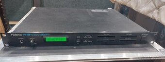 Roland R8M - 1