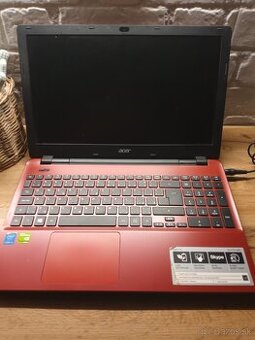 Predám notebook Acer Aspire E15 red