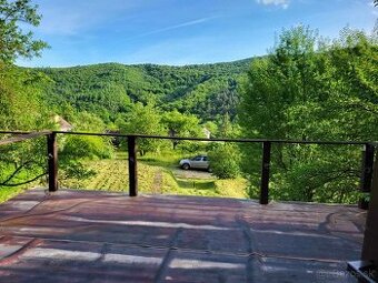 Chatka v meste Snina oblast pichoňka