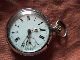 Vreckové hodinky bez mena