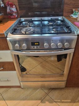 predám veľni zachovalý kombinovaný sporák plyn-elektrina