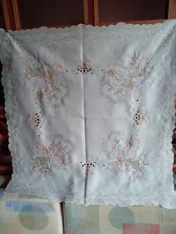 Vianočný obrus,stojany na strmček-sviecky