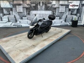 Suzuki Burgman 125 - 1