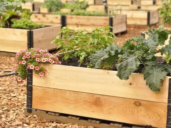 Paletové ohrádky = NAJLACNEJŠIE ZÁHONY