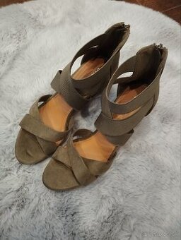 Sandále na platforme Graceland veľmi 39