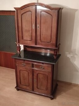 Starožitný príborník