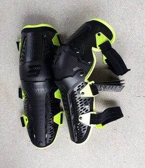 Anatomické kĺbové chrániče kolena CE shot