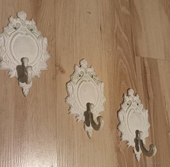 Závesné vintage vešiaky