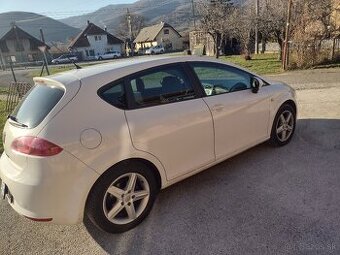 SEAT LEON 1.4 BENZIN 63 KW NAJ.167000 KM ROK VÝROBY 2009