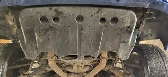 kryt motora subaru impreza