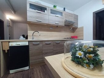 Na predaj 4 izbový byt s vlastným kúrením - Sekčov