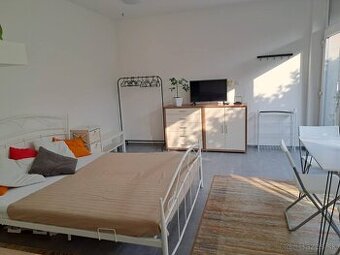 Prenajmeme garsónku na Royovej ul. na Kramároch