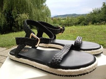 Y A S kožené sandále 38