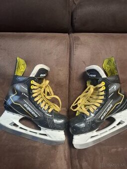 Predam hokejove korčule 5D