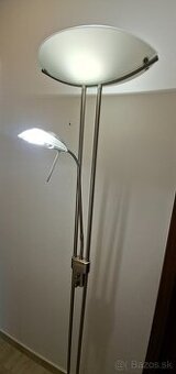 Stmievatelna stojaca lampa s led ziarovkami