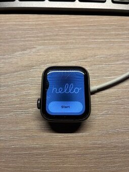 Apple Watch SE 40mm Space Gray – batéria 85 %