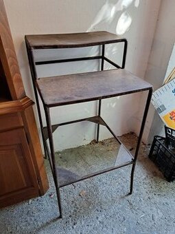 Predám stari železni kvetináč