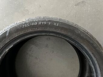 Letné Pneu 255/40 R19