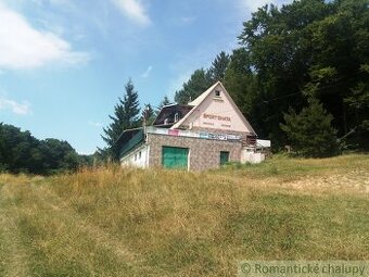 Veľká rekreačná chata a pri lyžiarskom stredisku Bezovec